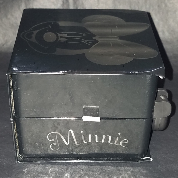 ADORABLE Children's Minnie Mouse Watch - Picture 8 of 8